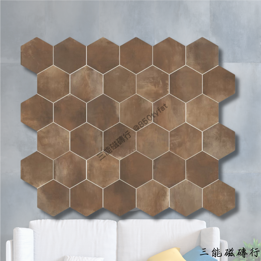 六角形瓷磚，深藍色調，帶有水泥質感與自然色彩變化，適合營造高級感與個性化空間設計，適用於牆面與地面鋪設。