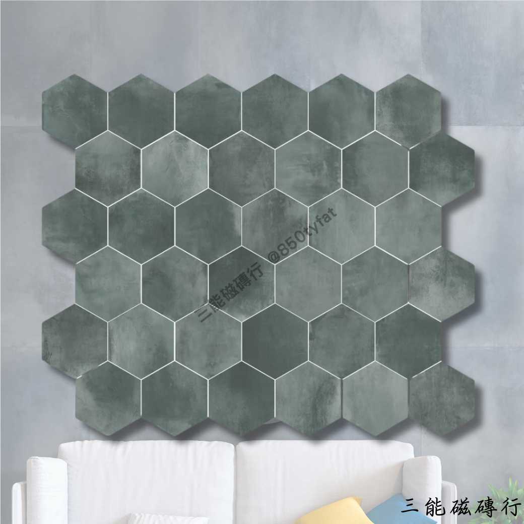 六角形瓷磚，深藍色調，帶有水泥質感與自然色彩變化，適合營造高級感與個性化空間設計，適用於牆面與地面鋪設。