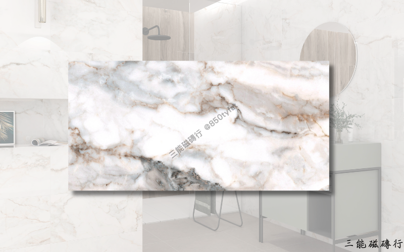 高級亮面大理石磁磚，純白底色搭配細緻金色紋理，適用於現代簡約風格空間。